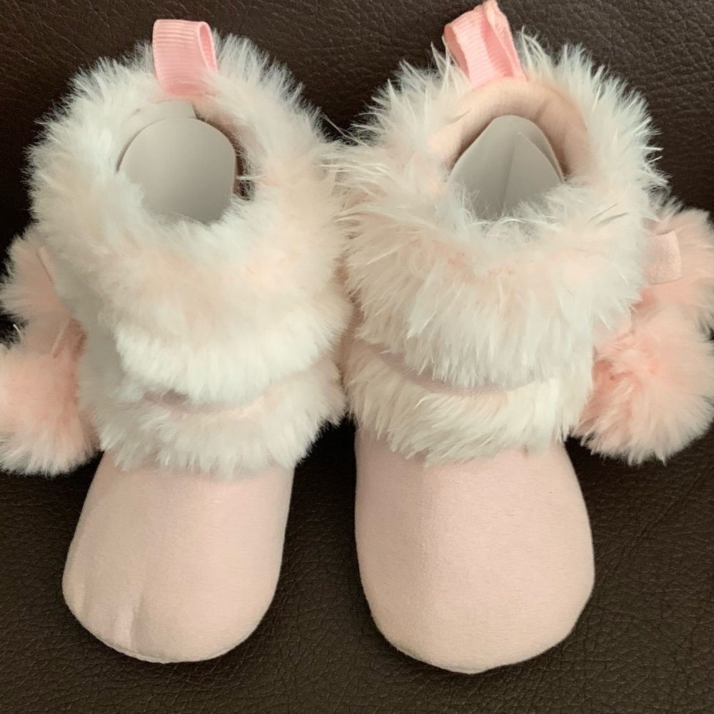 Faux fur pink baby boots